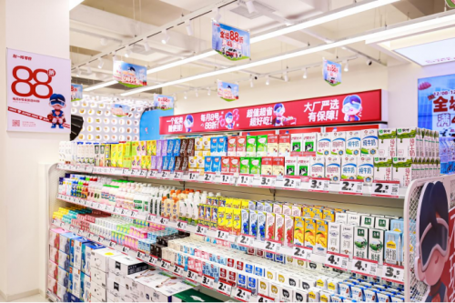 从供应链到‘供赢链’ 赵一鸣零食的效率革新与消费普惠